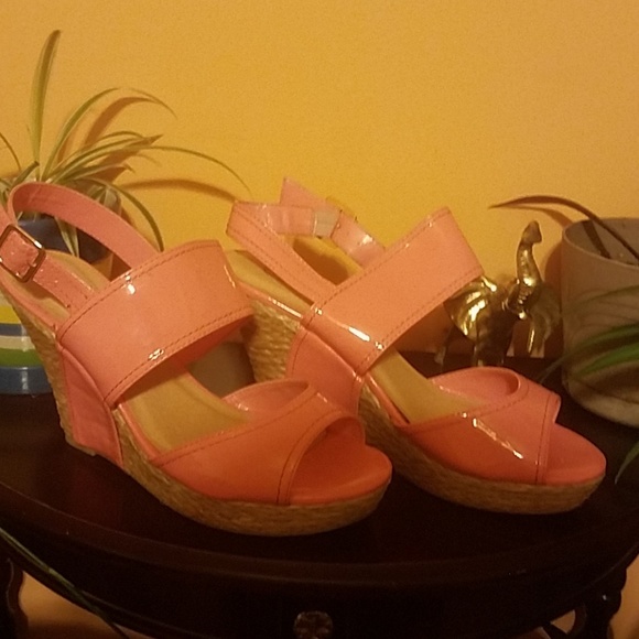 Shoes - Picture 3 of 4